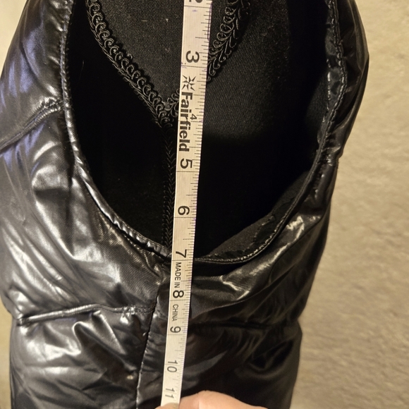WATER RESISTANT, SHINY, PUFFER, BLACK OLD NAVY VEST - Picture 5 of 14